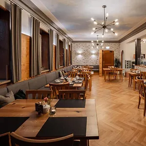 hotel-zu-den-drei-kronen.com-bavaria.com/